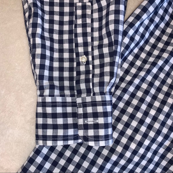 🌺3/$15🌺 Men’s Casual Button top - Picture 2 of 7